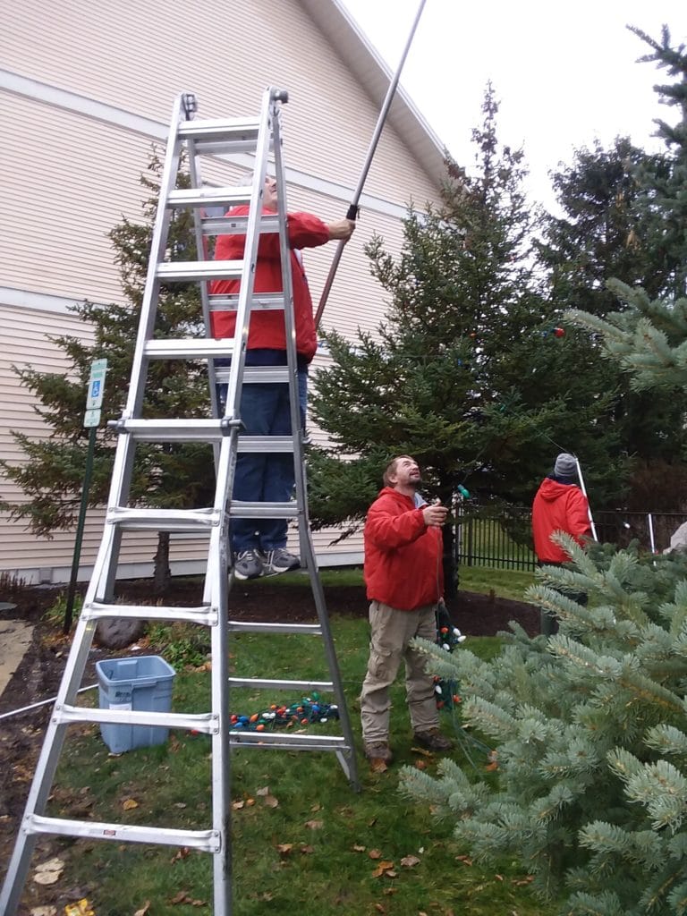 When’s the Right Time to Take Down Christmas Lights?